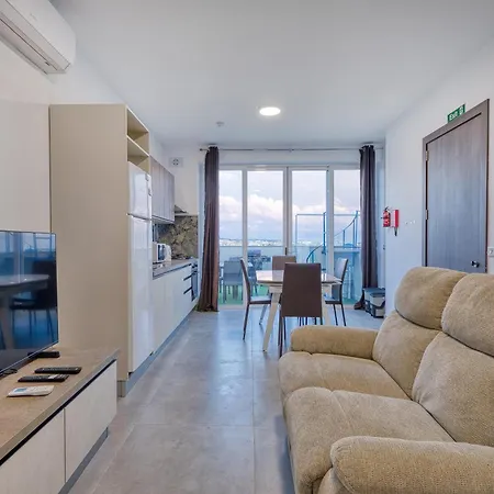 Appartement Rooftop Pool Penthouse With Beautiful Views Near Blue Grotto