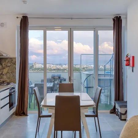 Appartement Rooftop Pool Penthouse With Beautiful Views Near Blue Grotto