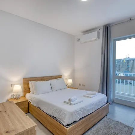 Appartement Rooftop Pool Penthouse With Beautiful Views Near Blue Grotto