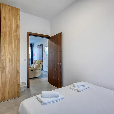 Appartement Rooftop Pool Penthouse With Beautiful Views Near Blue Grotto Zurrieq