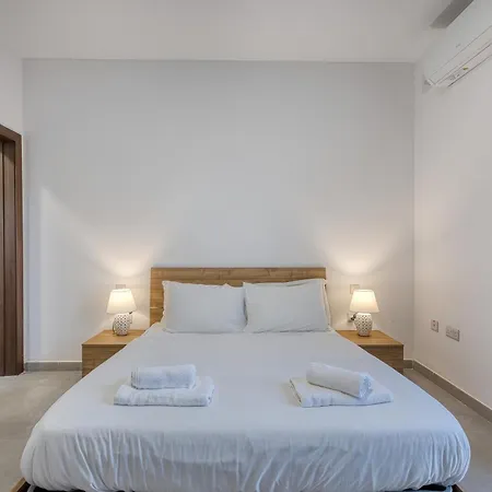Appartement Rooftop Pool Penthouse With Beautiful Views Near Blue Grotto *