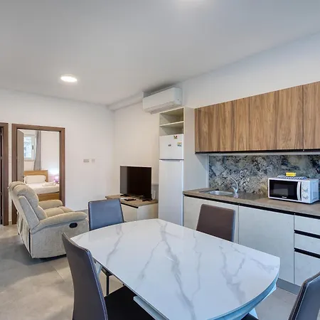 Rooftop Pool Penthouse With Beautiful Views Near Blue Grotto